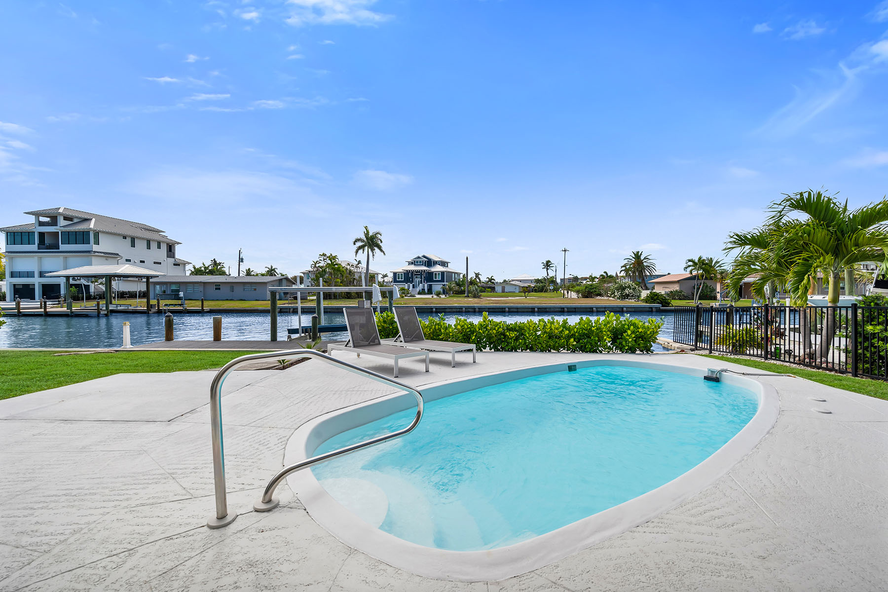 280 Ibis Street