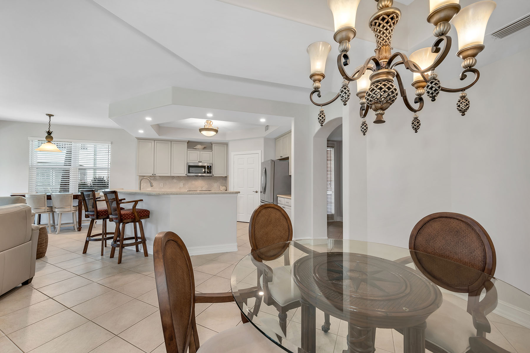 1285 Rialto Way , 102
