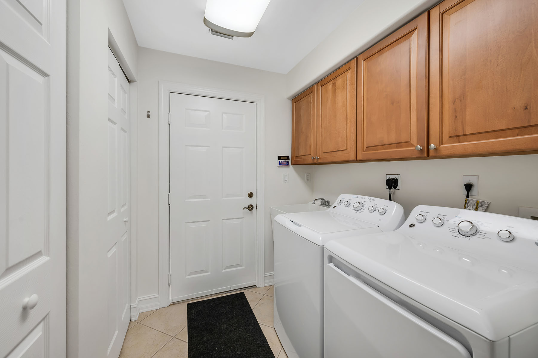 1285 Rialto Way , 102