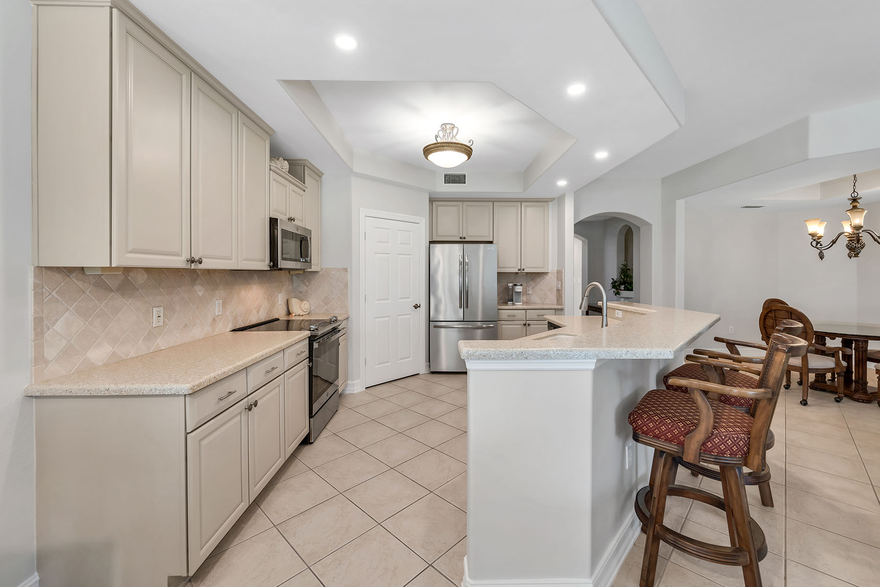 1285 Rialto Way , 102