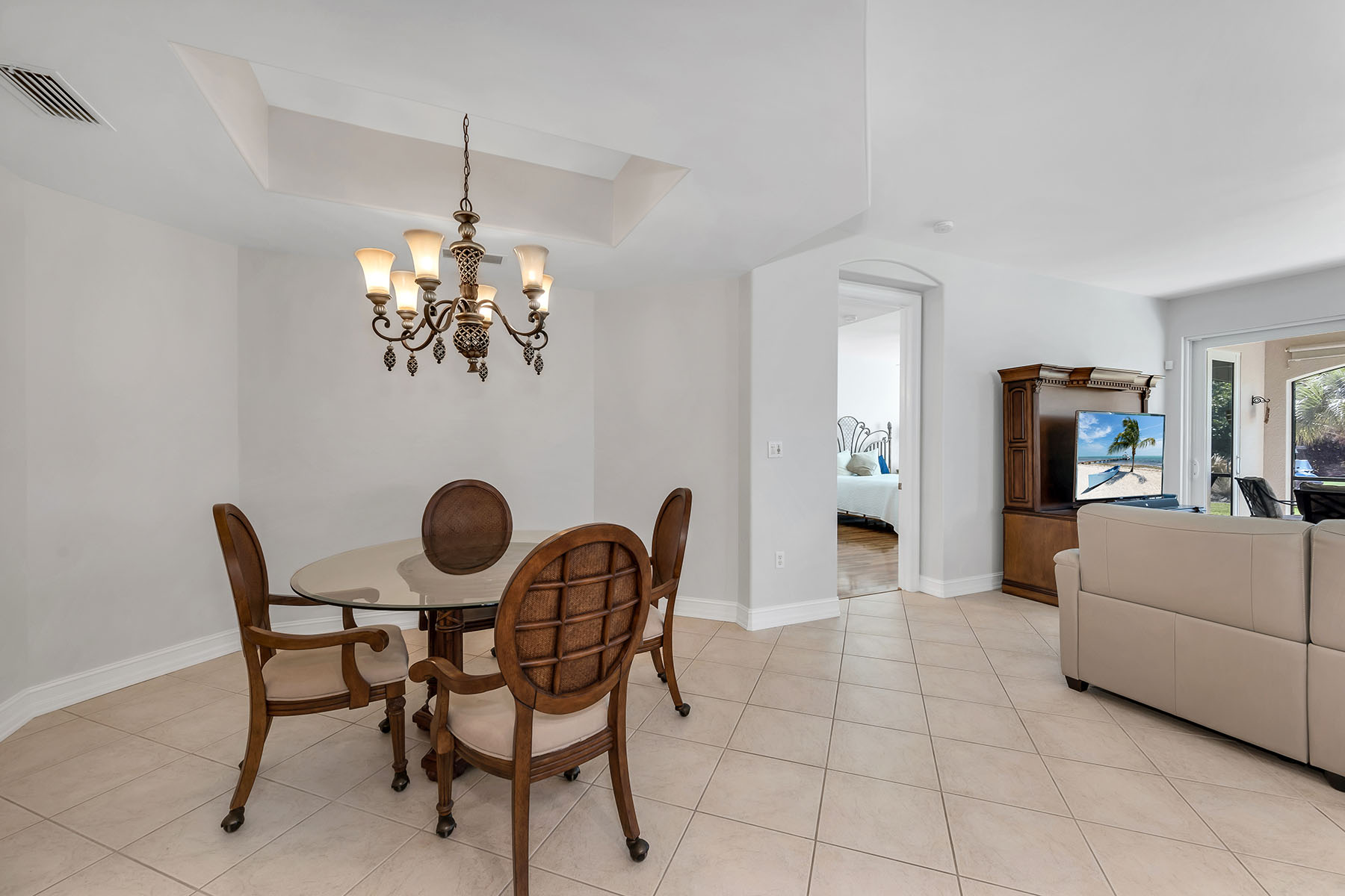 1285 Rialto Way , 102