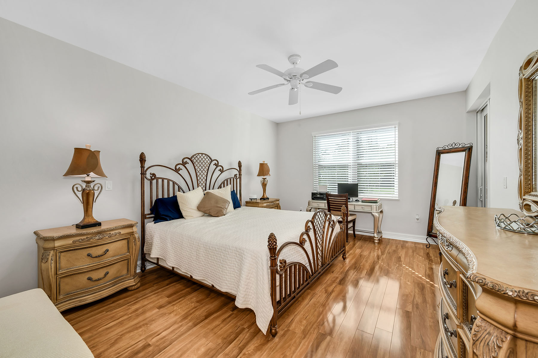 1285 Rialto Way , 102