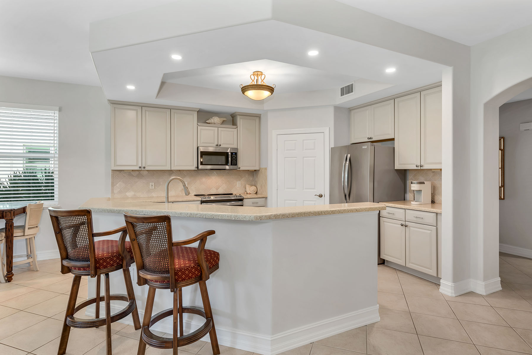 1285 Rialto Way , 102