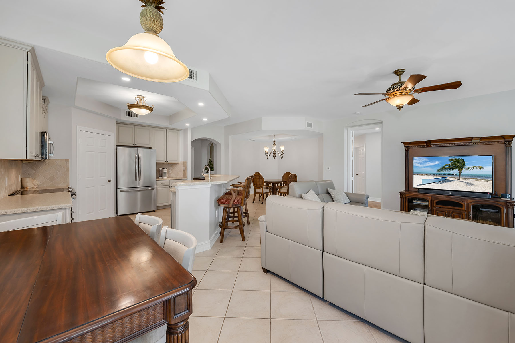 1285 Rialto Way , 102