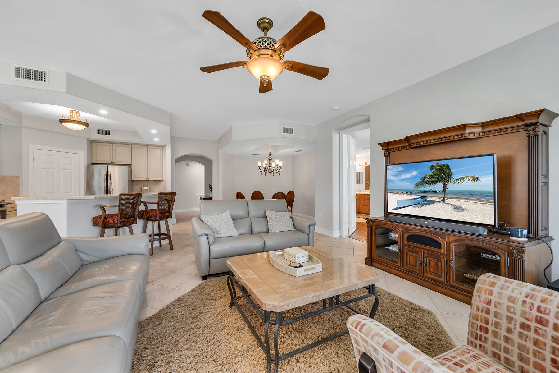 1285 Rialto Way , 102