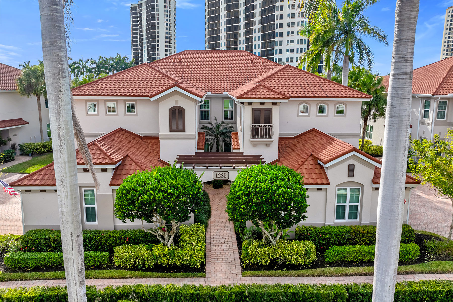 1285 Rialto Way , 102