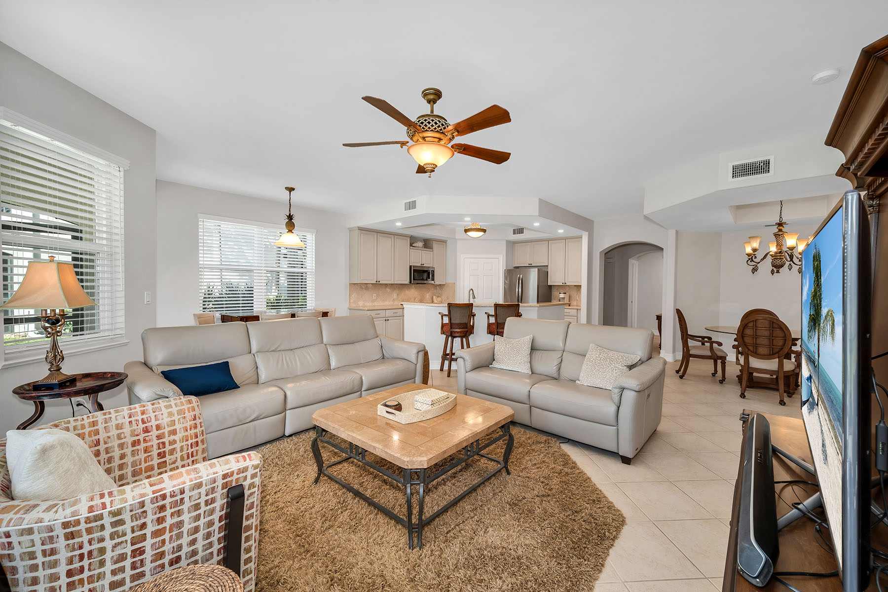 1285 Rialto Way , 102