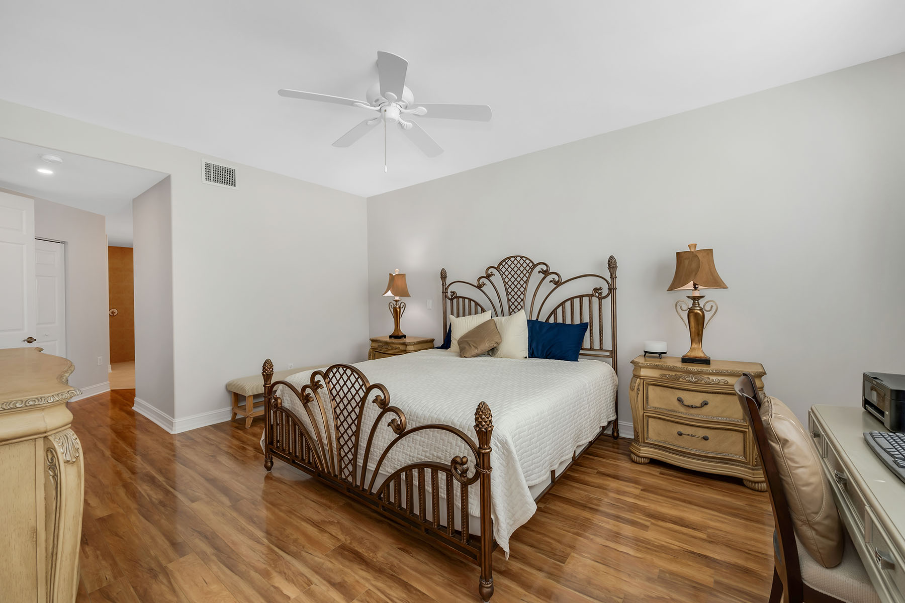 1285 Rialto Way , 102