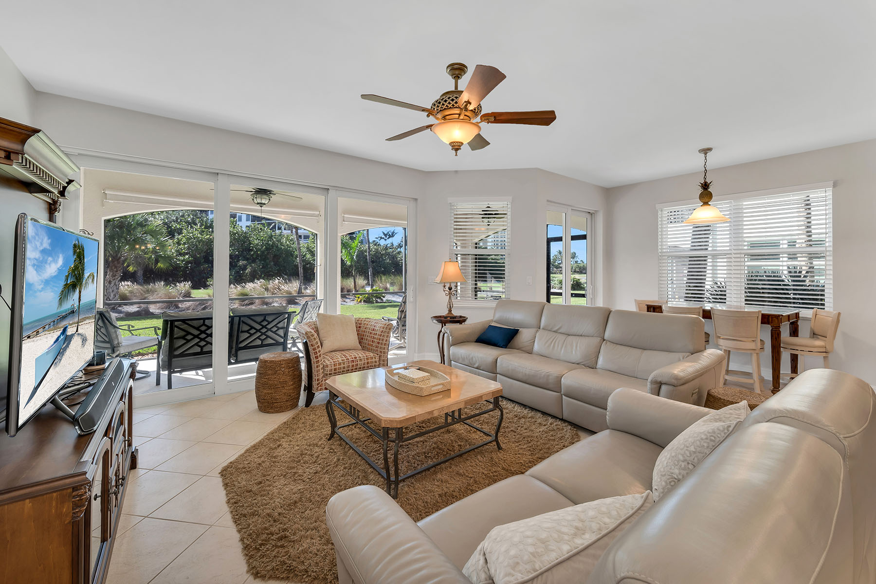 1285 Rialto Way , 102