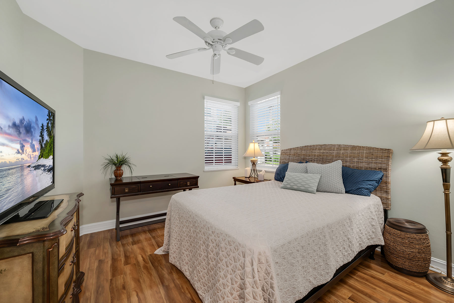 1285 Rialto Way , 102