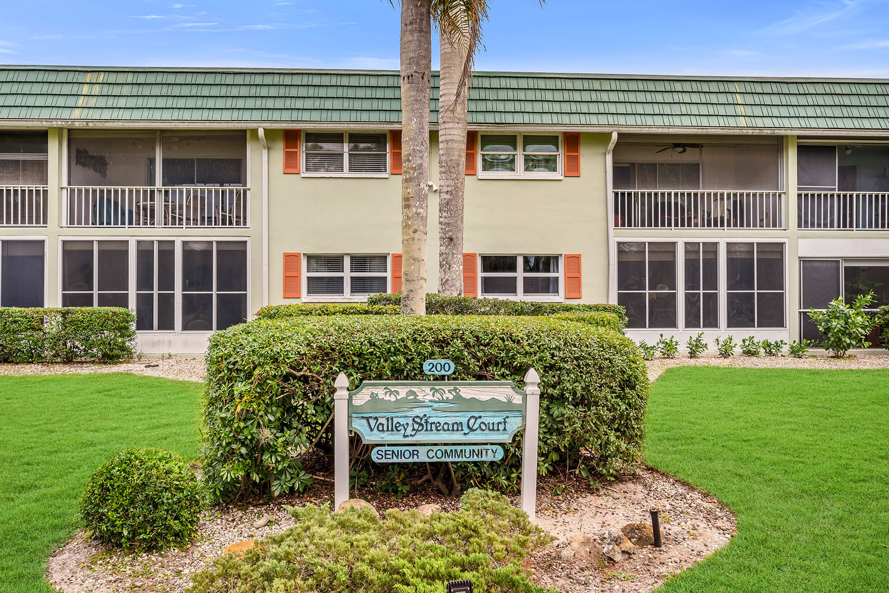 200 Valley Stream Drive , 3B