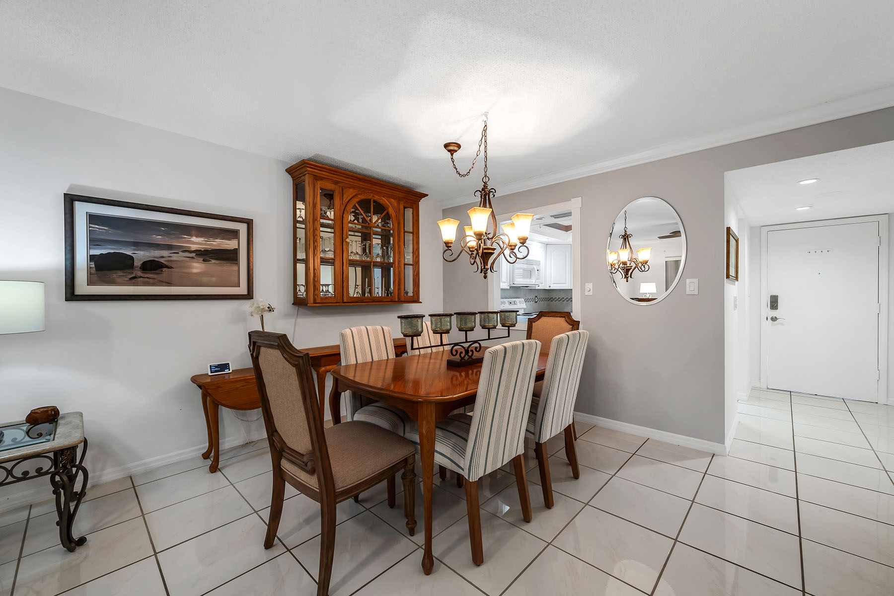 200 Valley Stream Drive , 3B