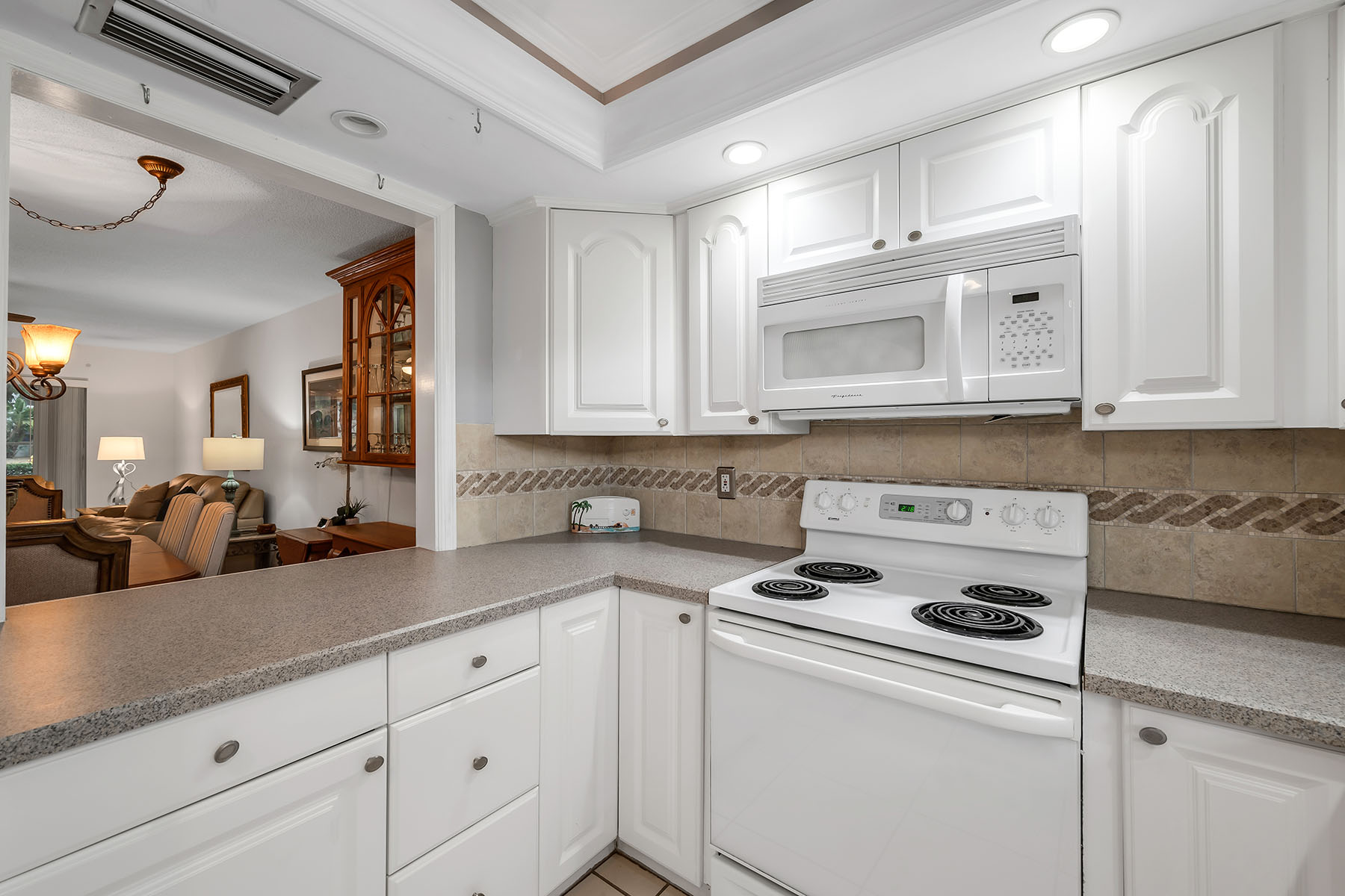 200 Valley Stream Drive , 3B