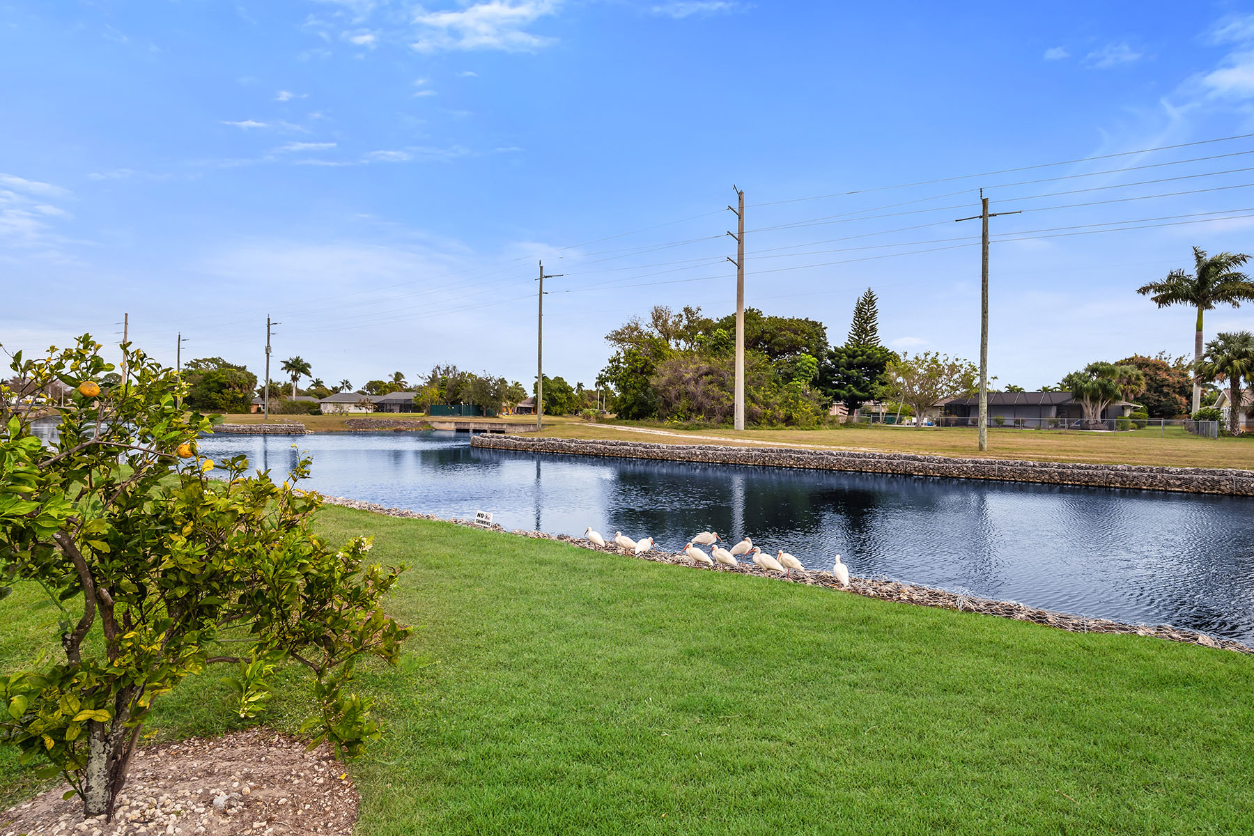 200 Valley Stream Drive , 3B