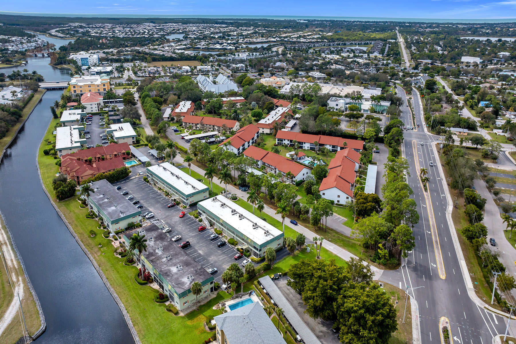 200 Valley Stream Drive , 3B