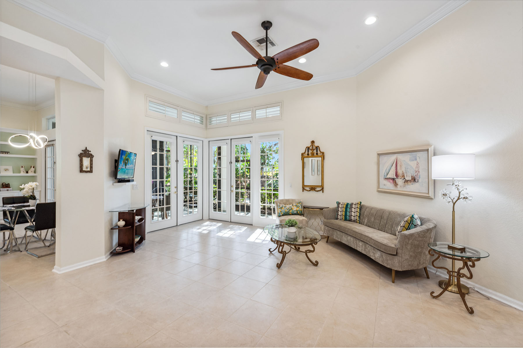8599 Pepper Tree Way