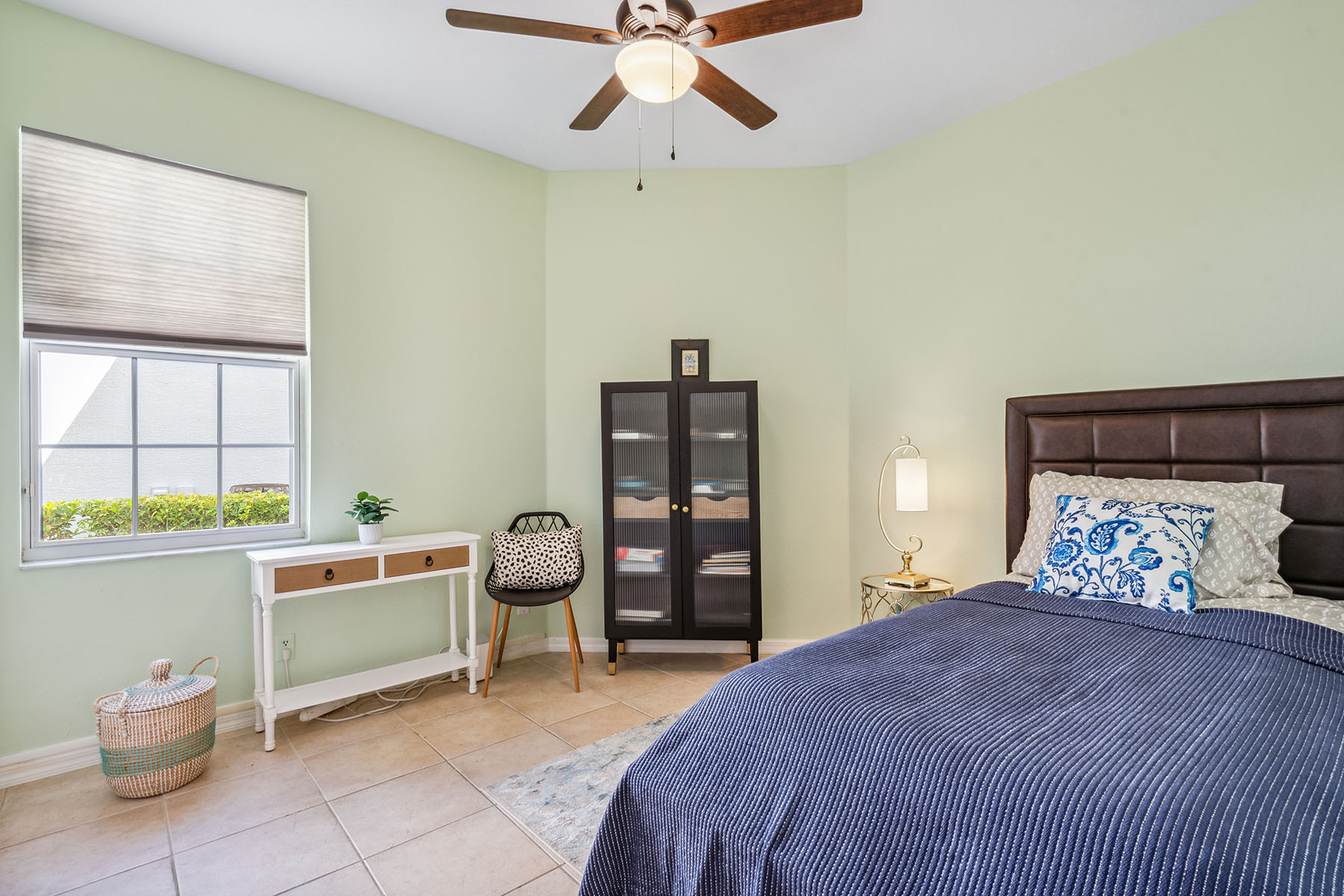 8599 Pepper Tree Way