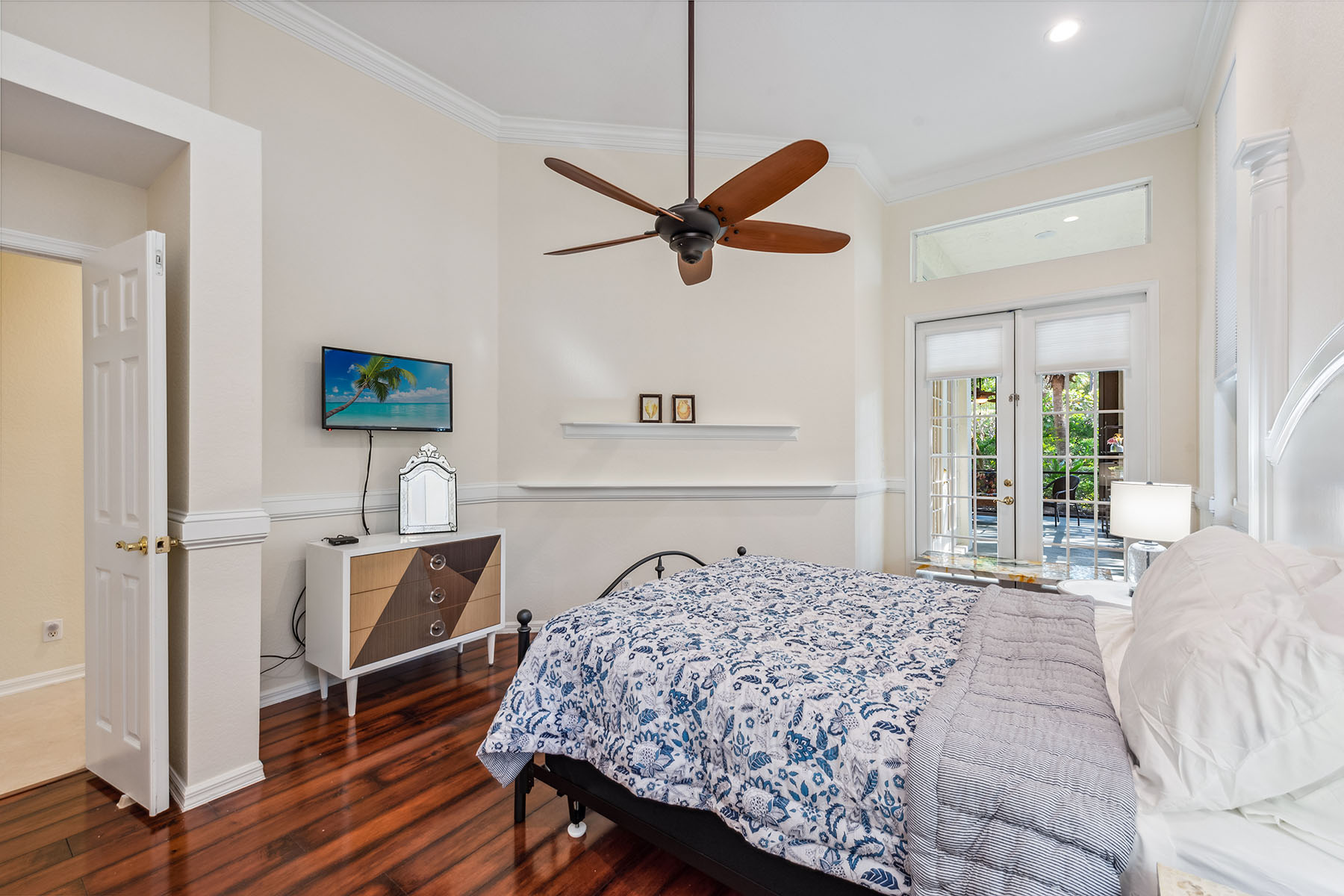 8599 Pepper Tree Way