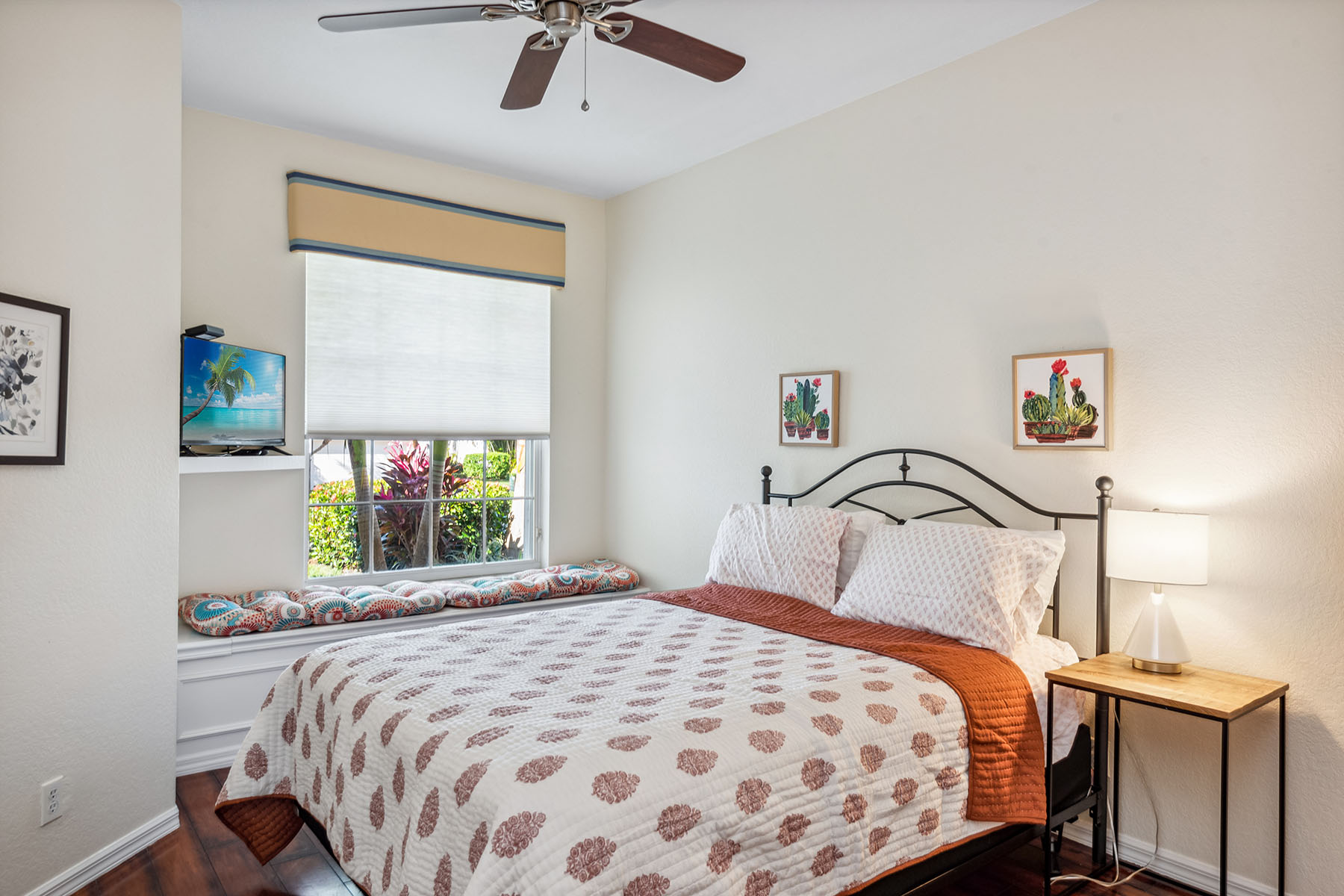 8599 Pepper Tree Way