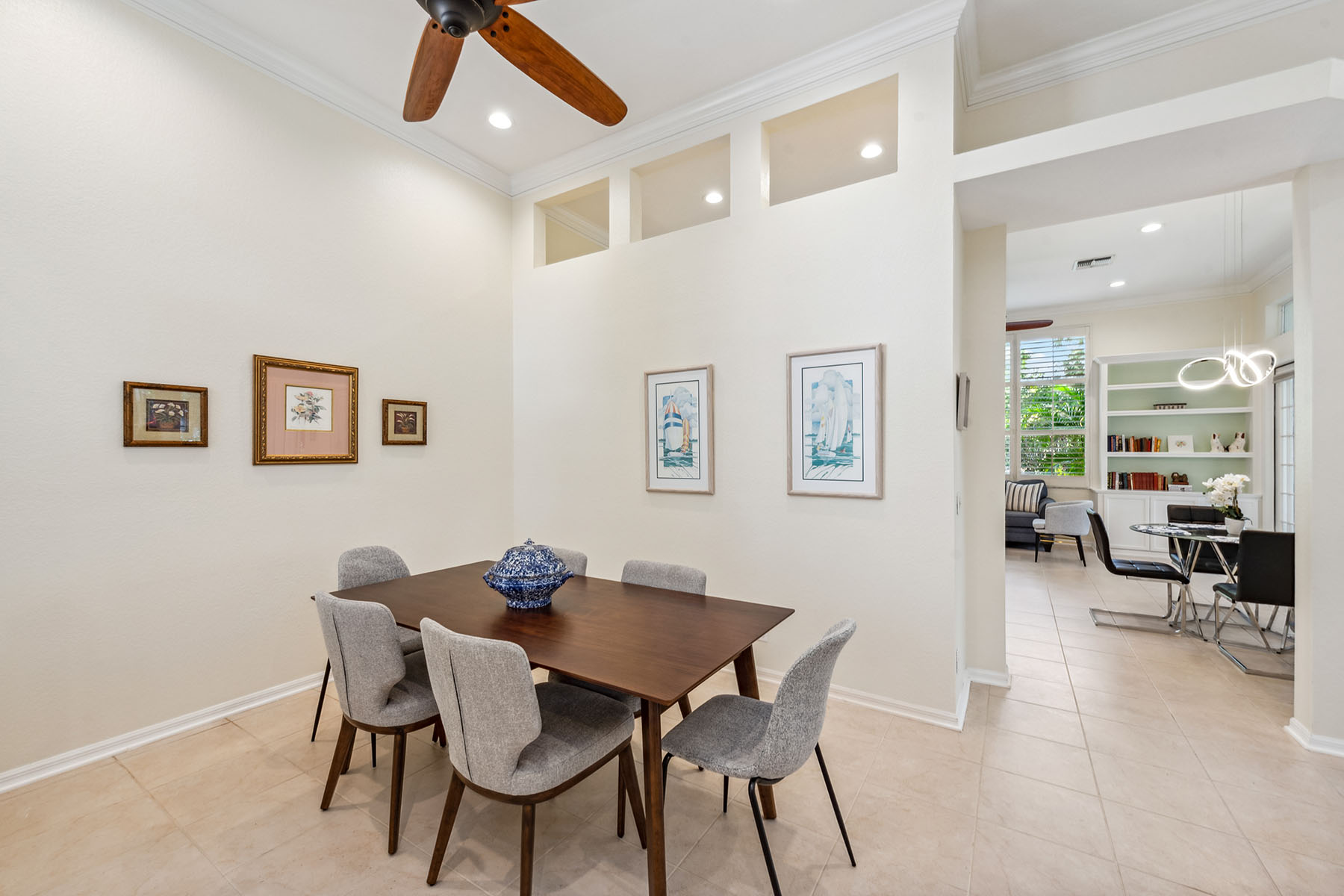 8599 Pepper Tree Way