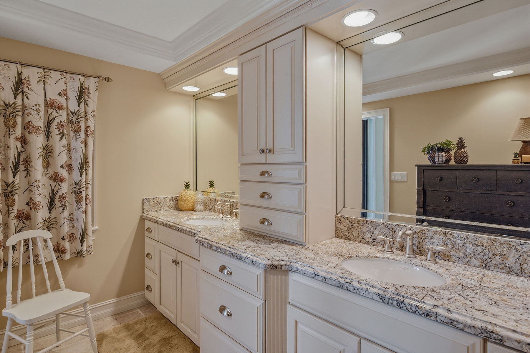850 S Collier Boulevard , 802