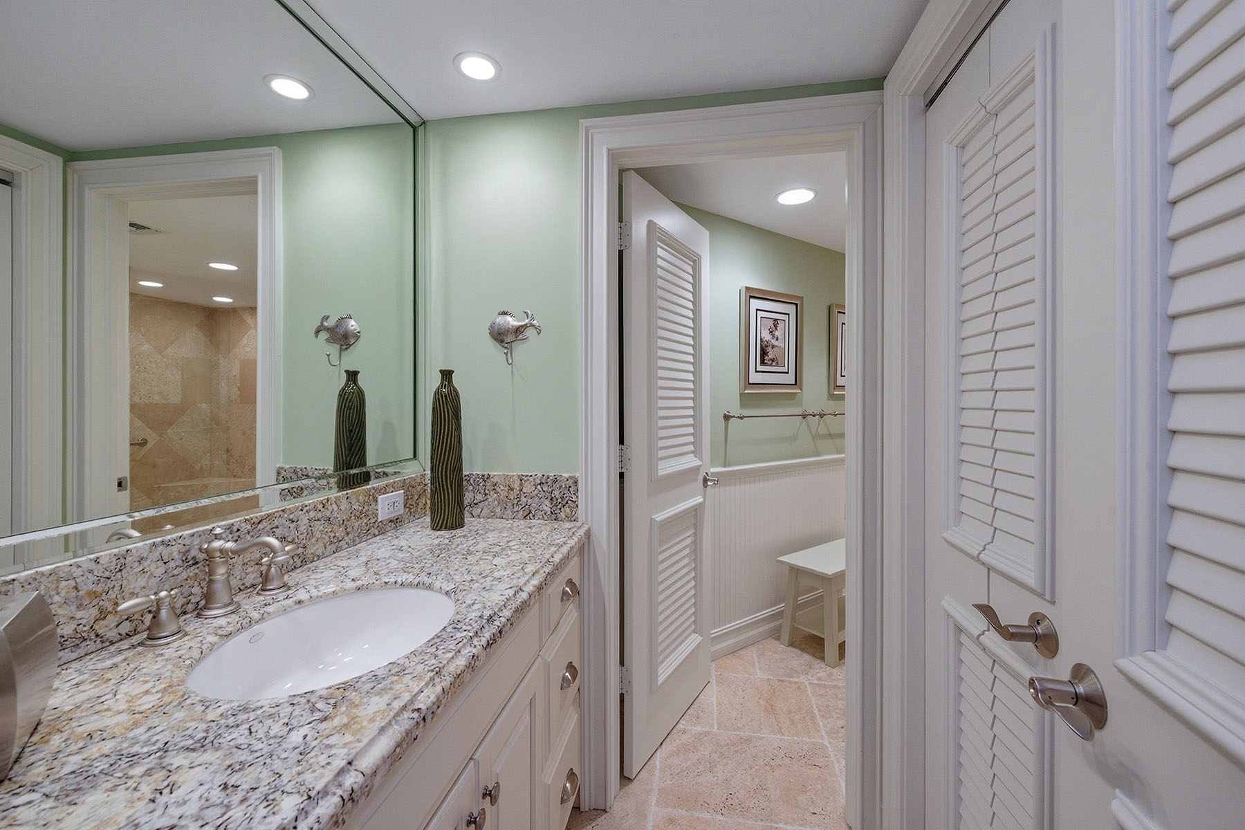 850 S Collier Boulevard , 802