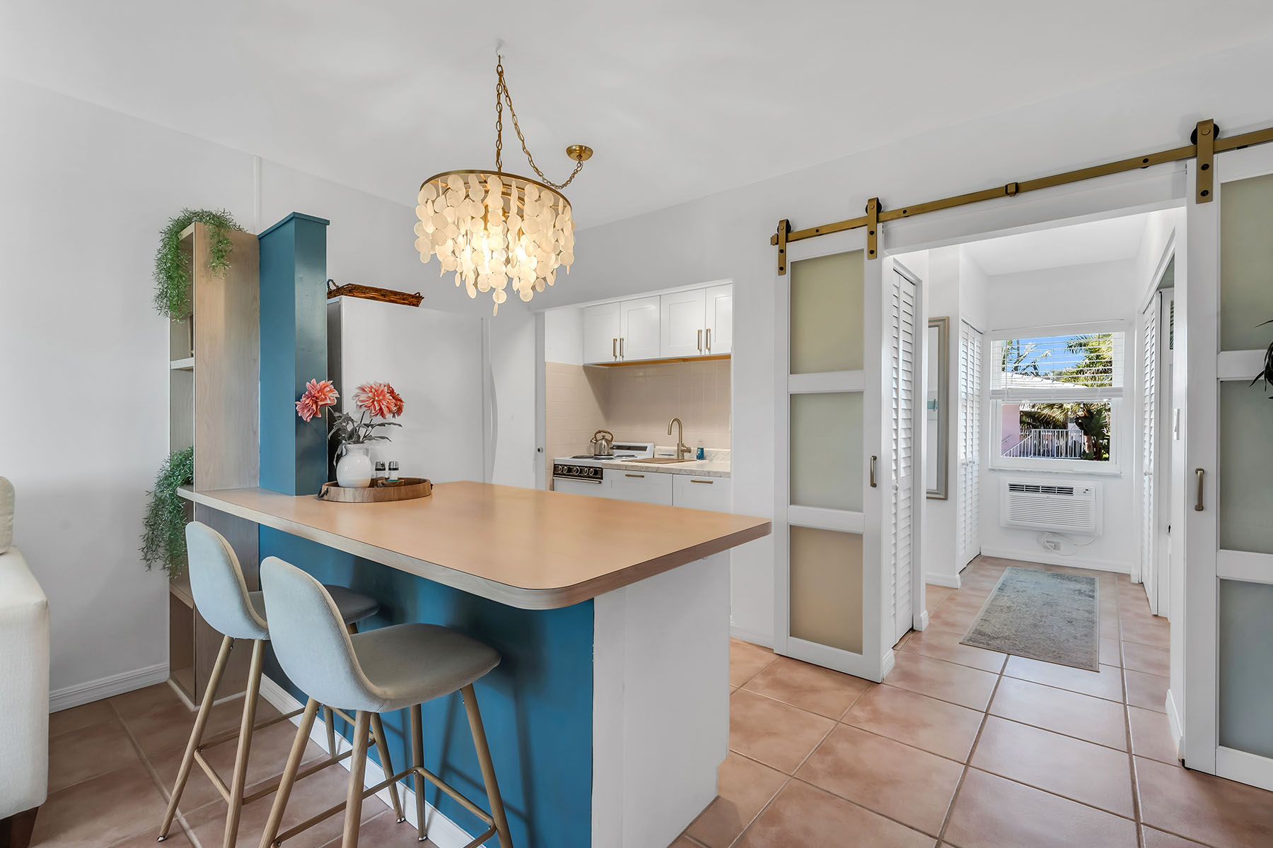 190 N Collier Boulevard , N8