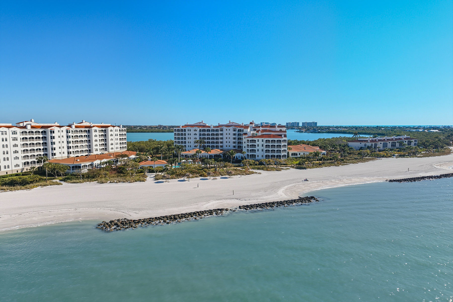 2000 Royal Marco Way , 407