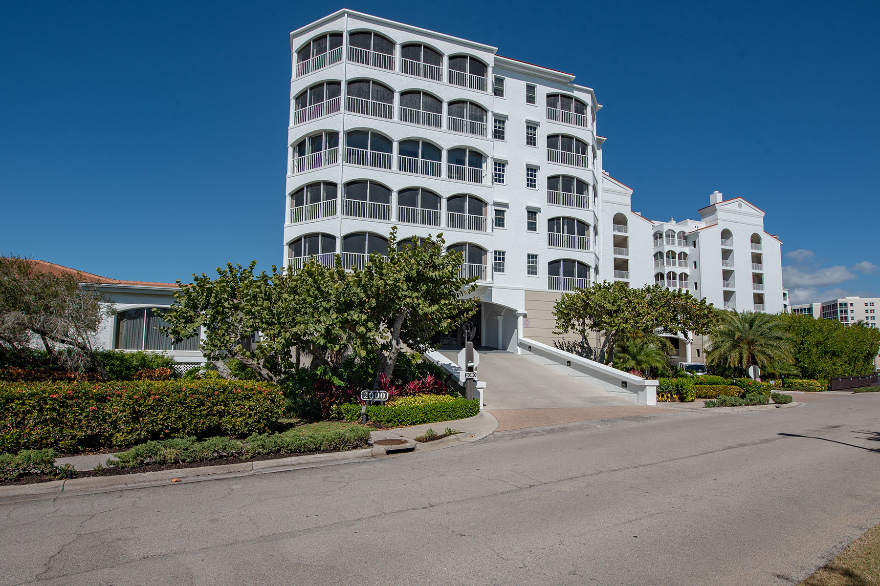 2000 Royal Marco Way , 407