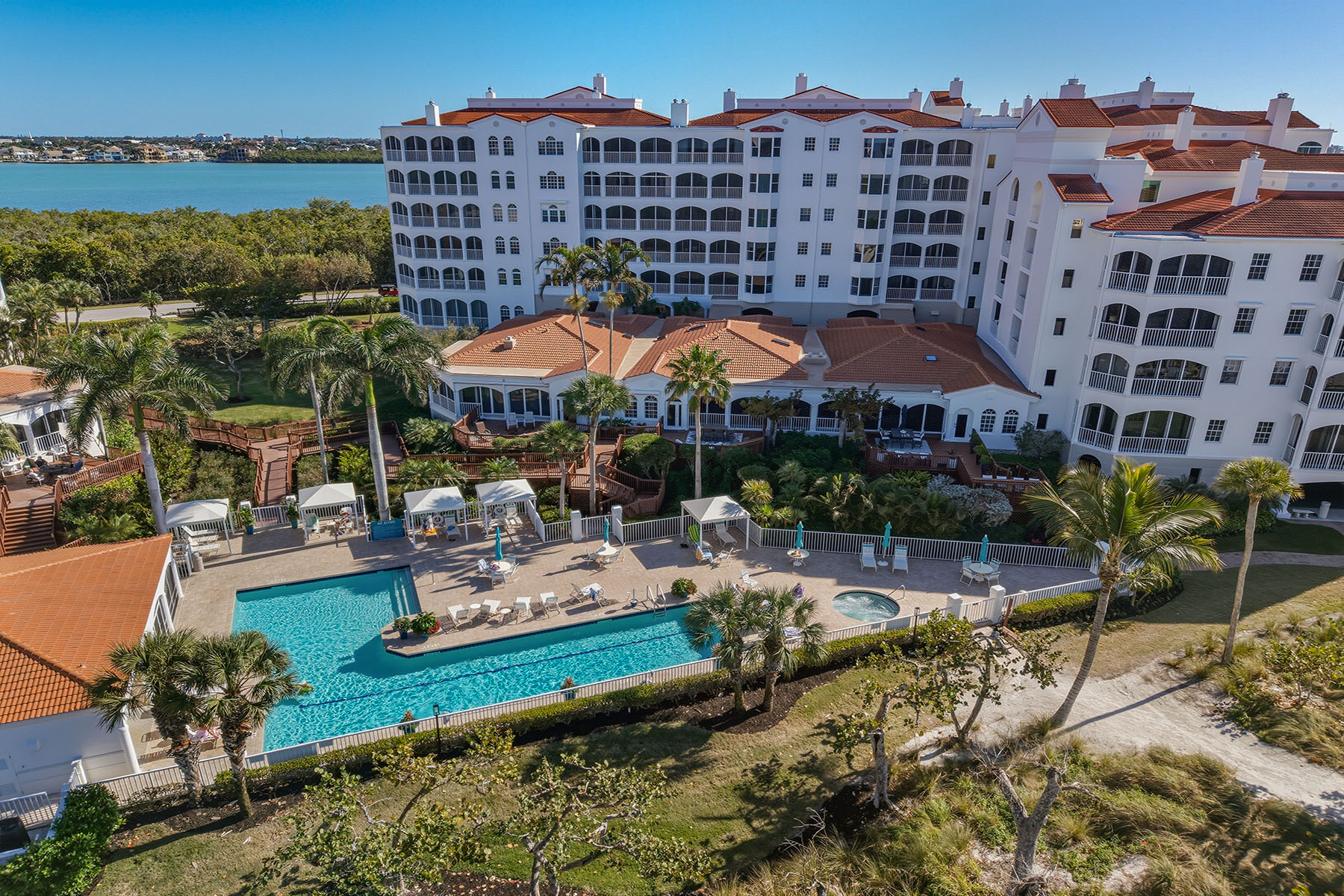 2000 Royal Marco Way , 407