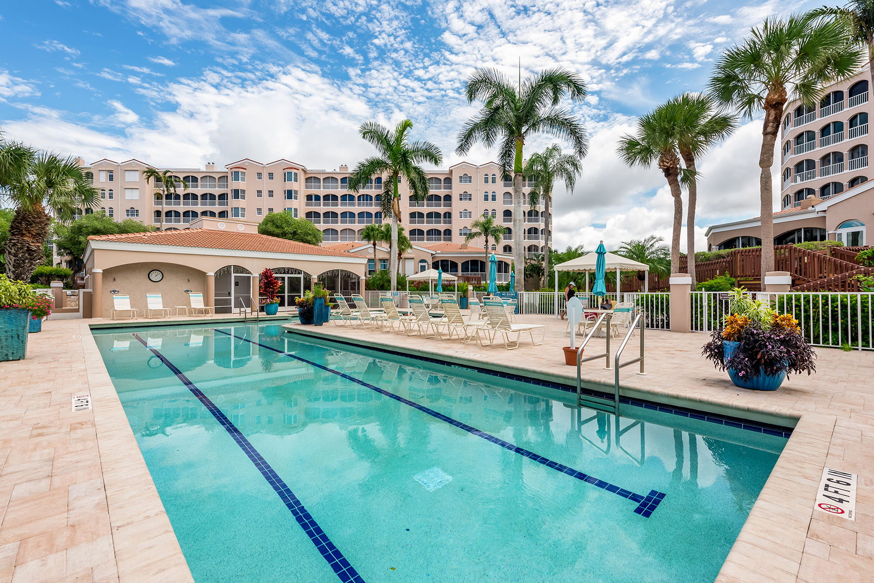 2000 Royal Marco Way , 407
