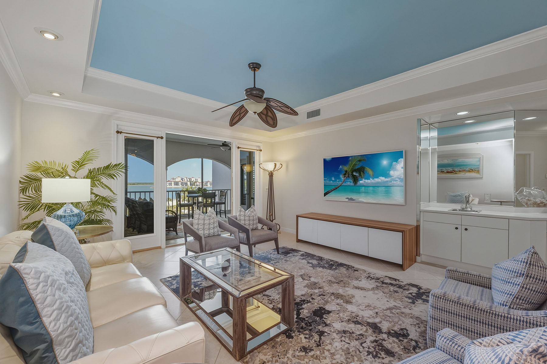 2000 Royal Marco Way , 407
