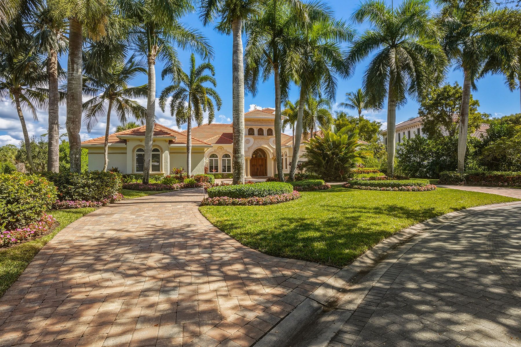 3840 Isla Del Sol Way