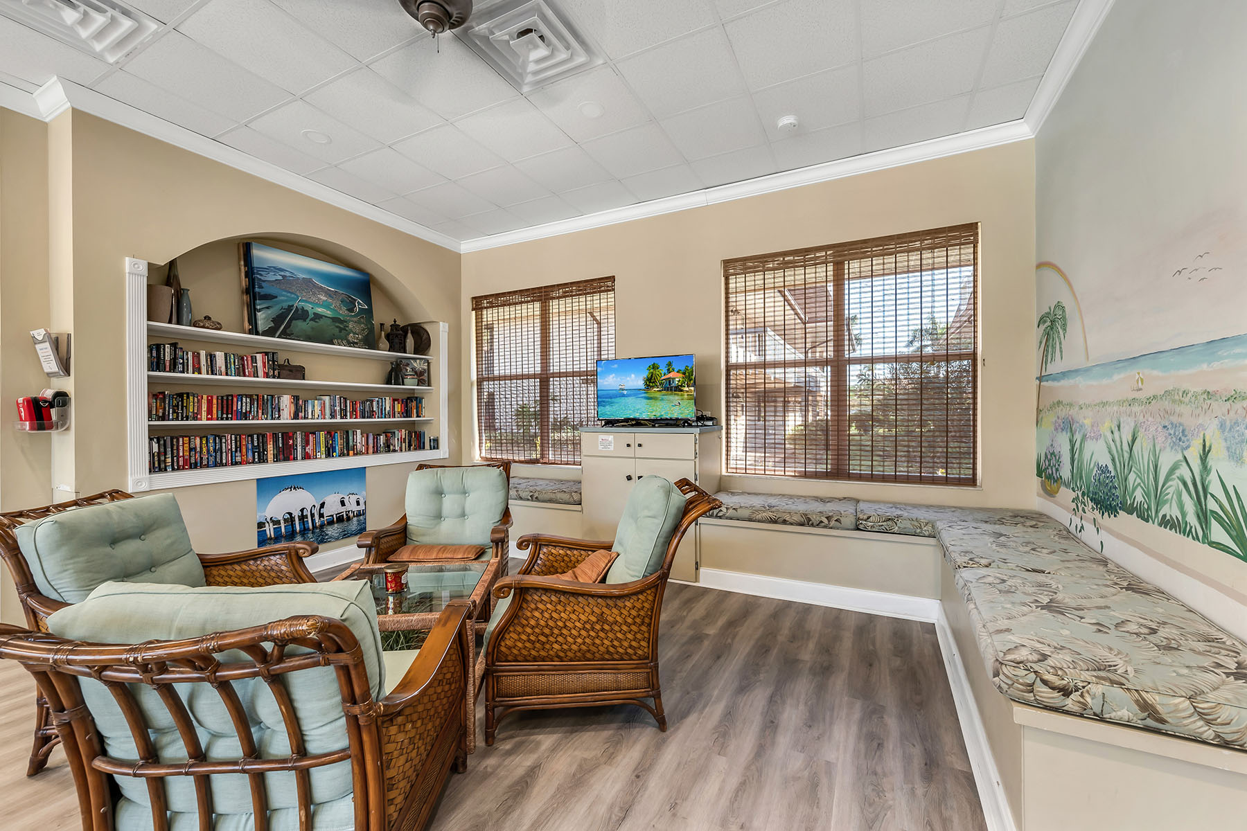 87 N Collier Boulevard , J15