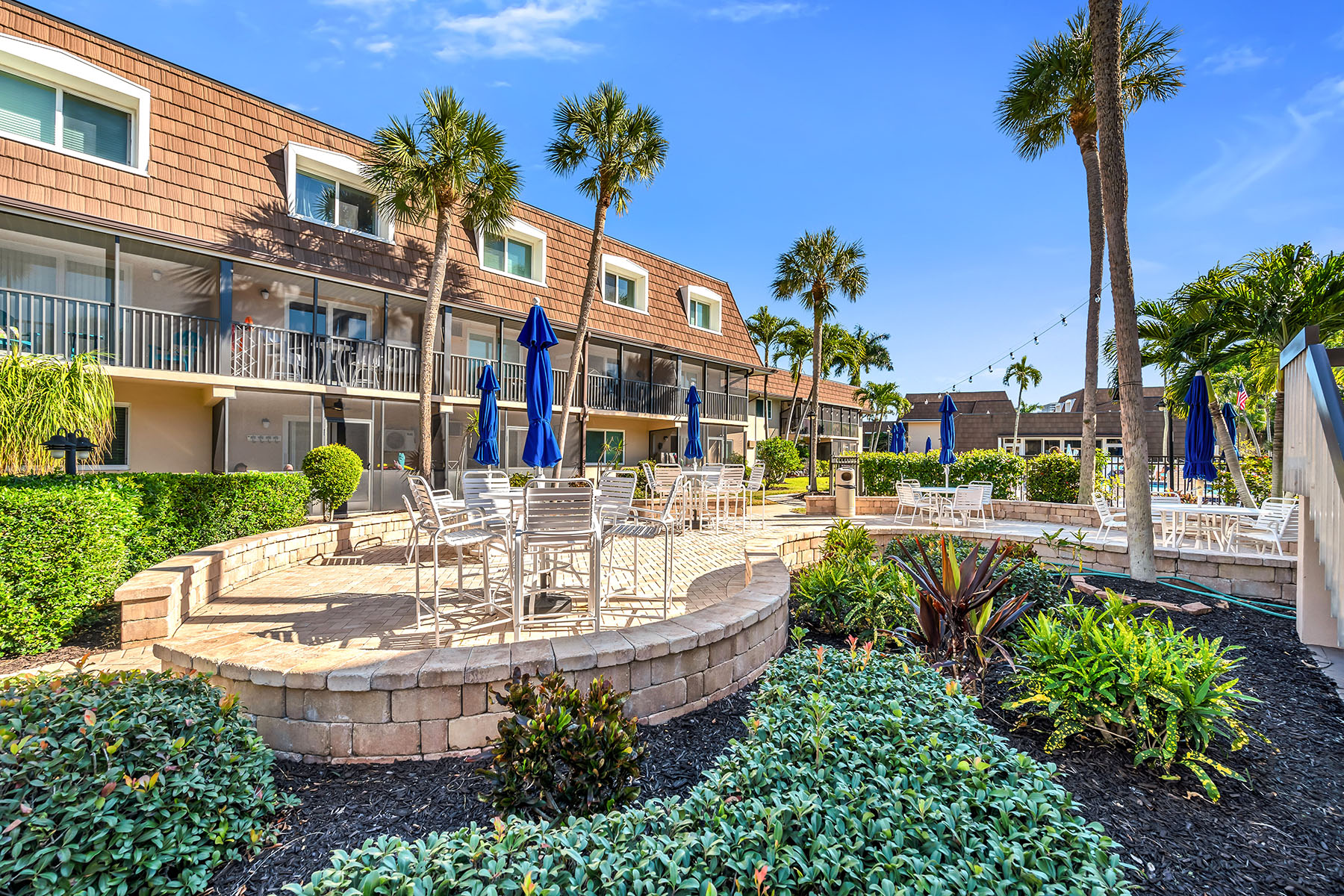 87 N Collier Boulevard , J15