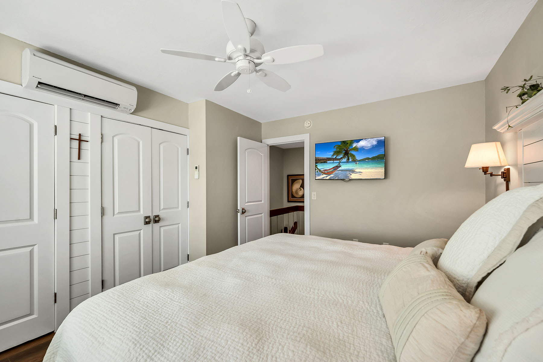 87 N Collier Boulevard , J15