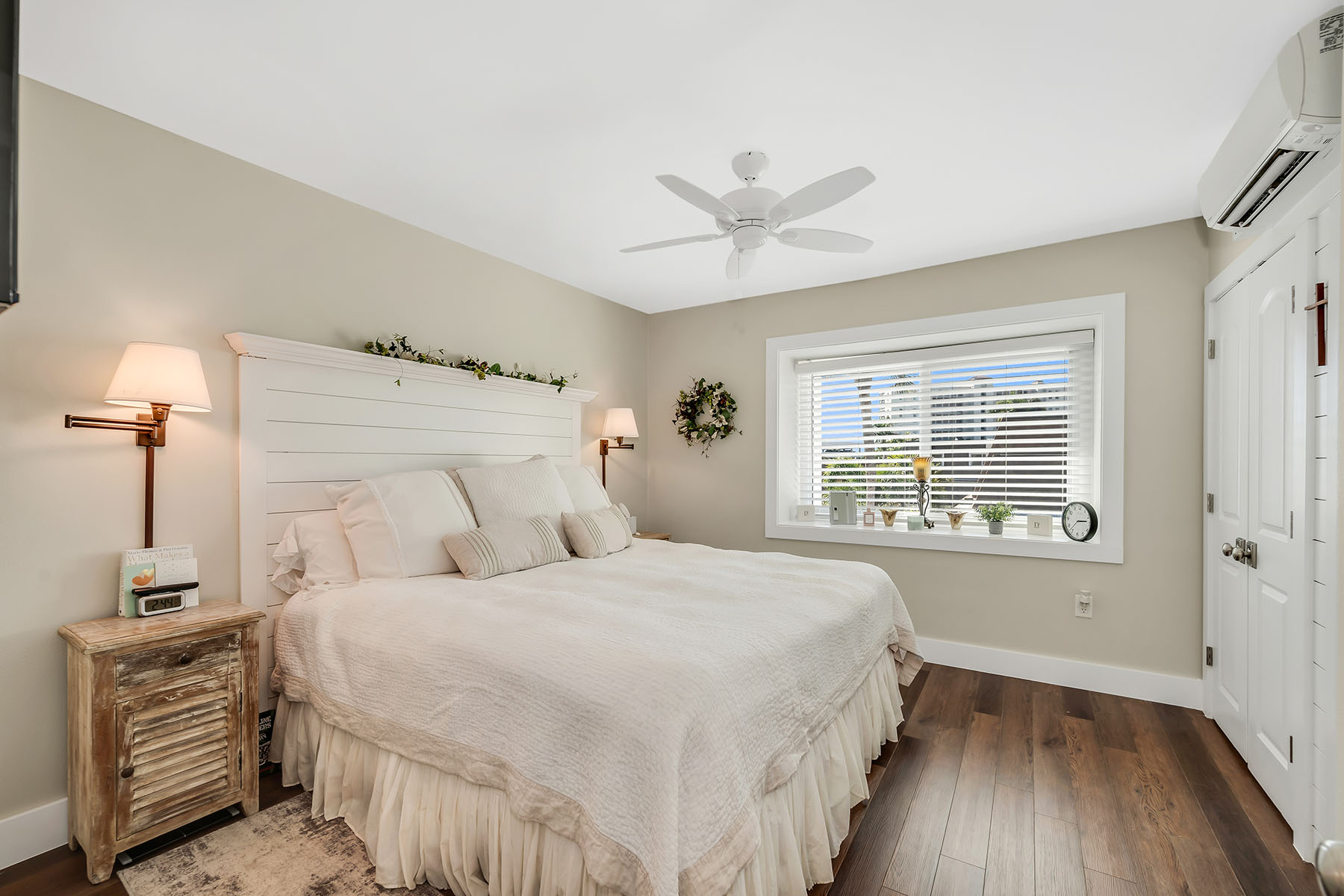 87 N Collier Boulevard , J15