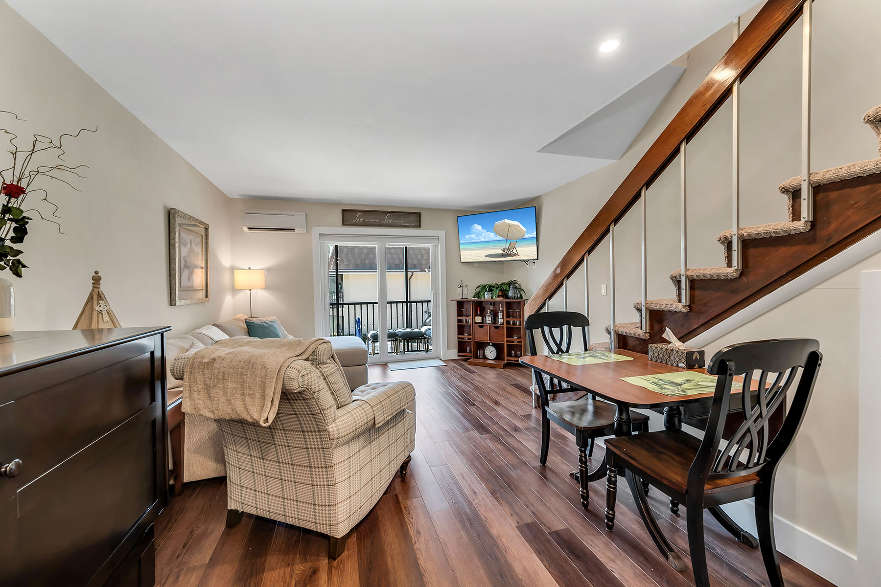 87 N Collier Boulevard , J15