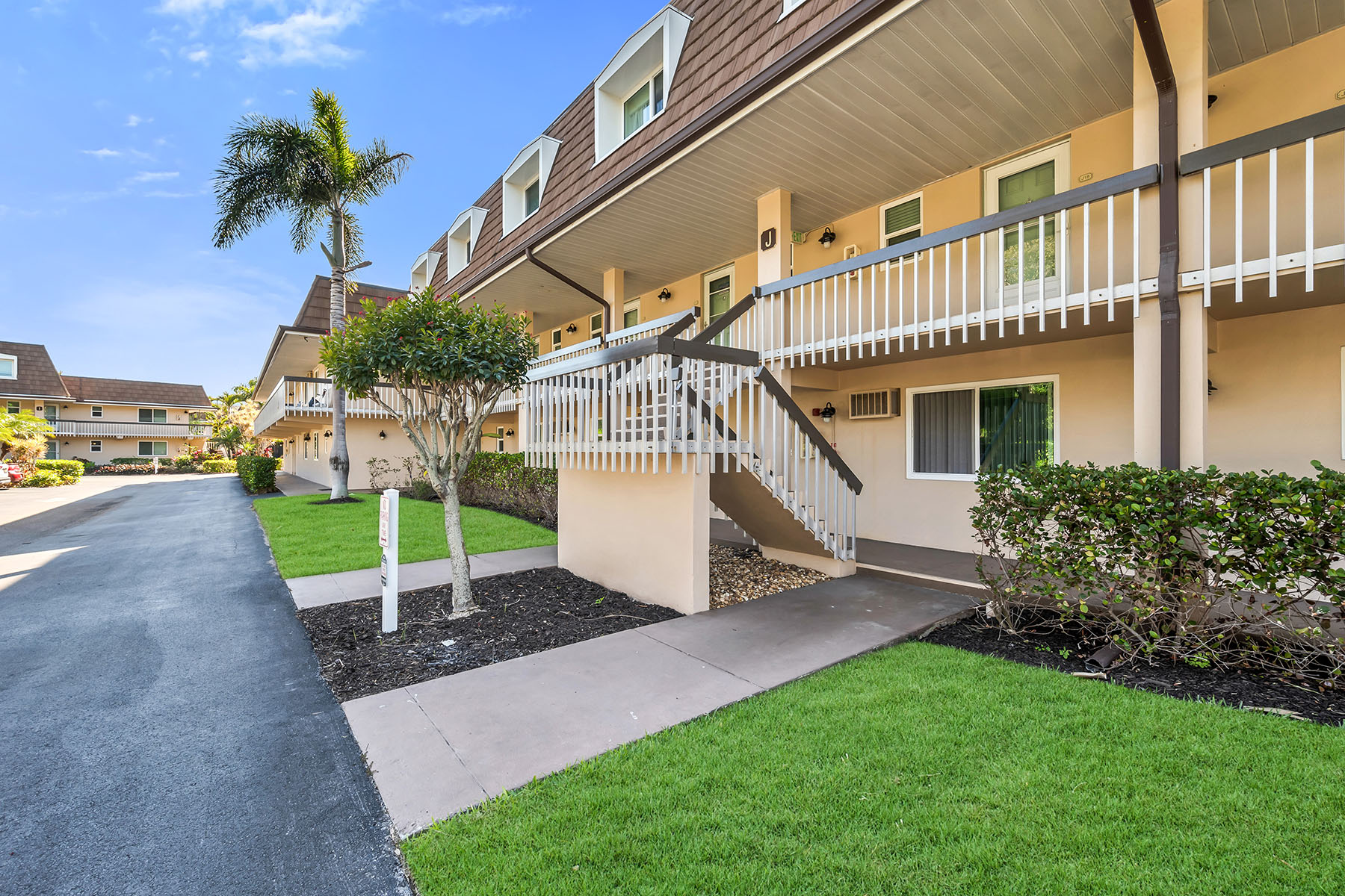 87 N Collier Boulevard , J15