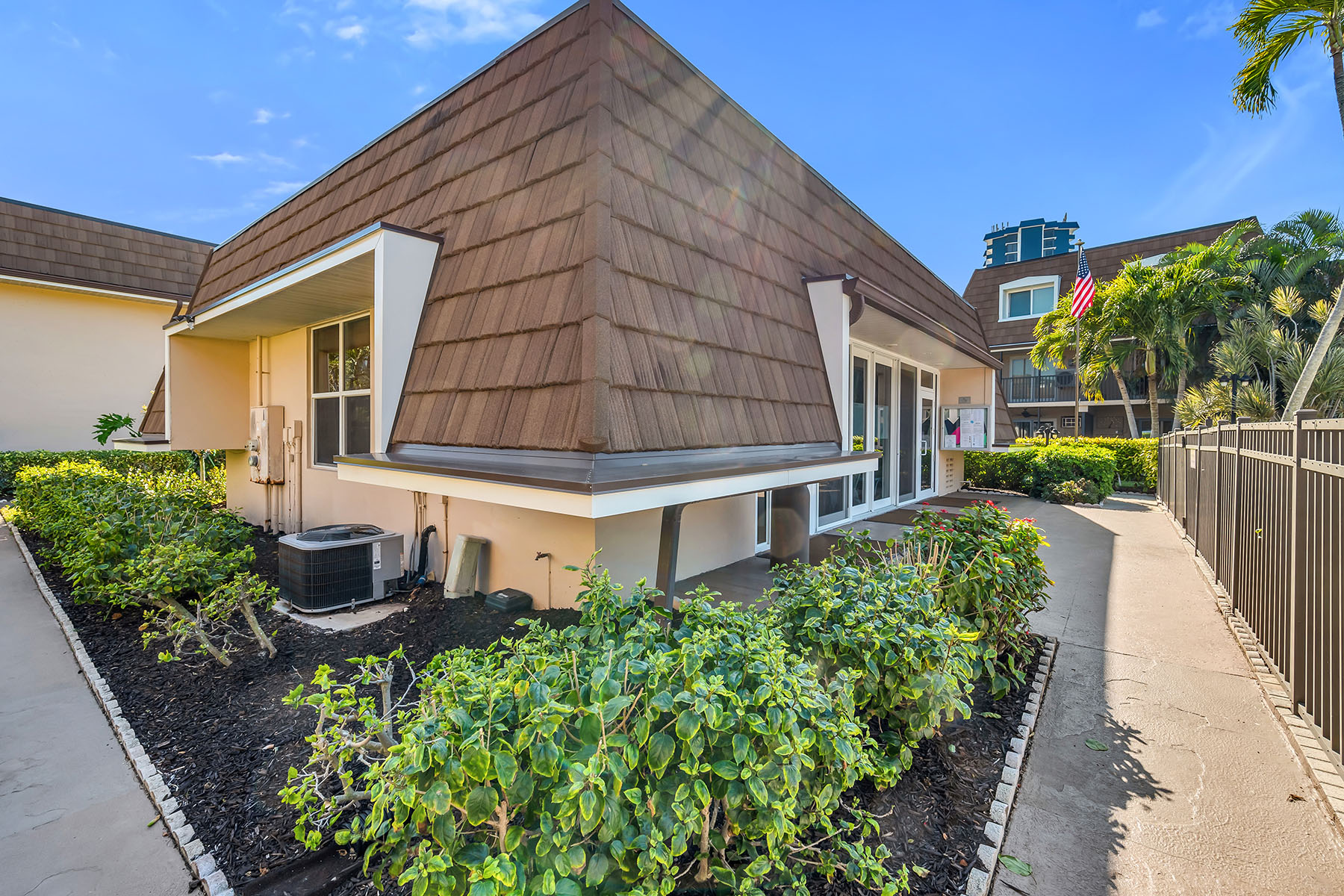 87 N Collier Boulevard , J15