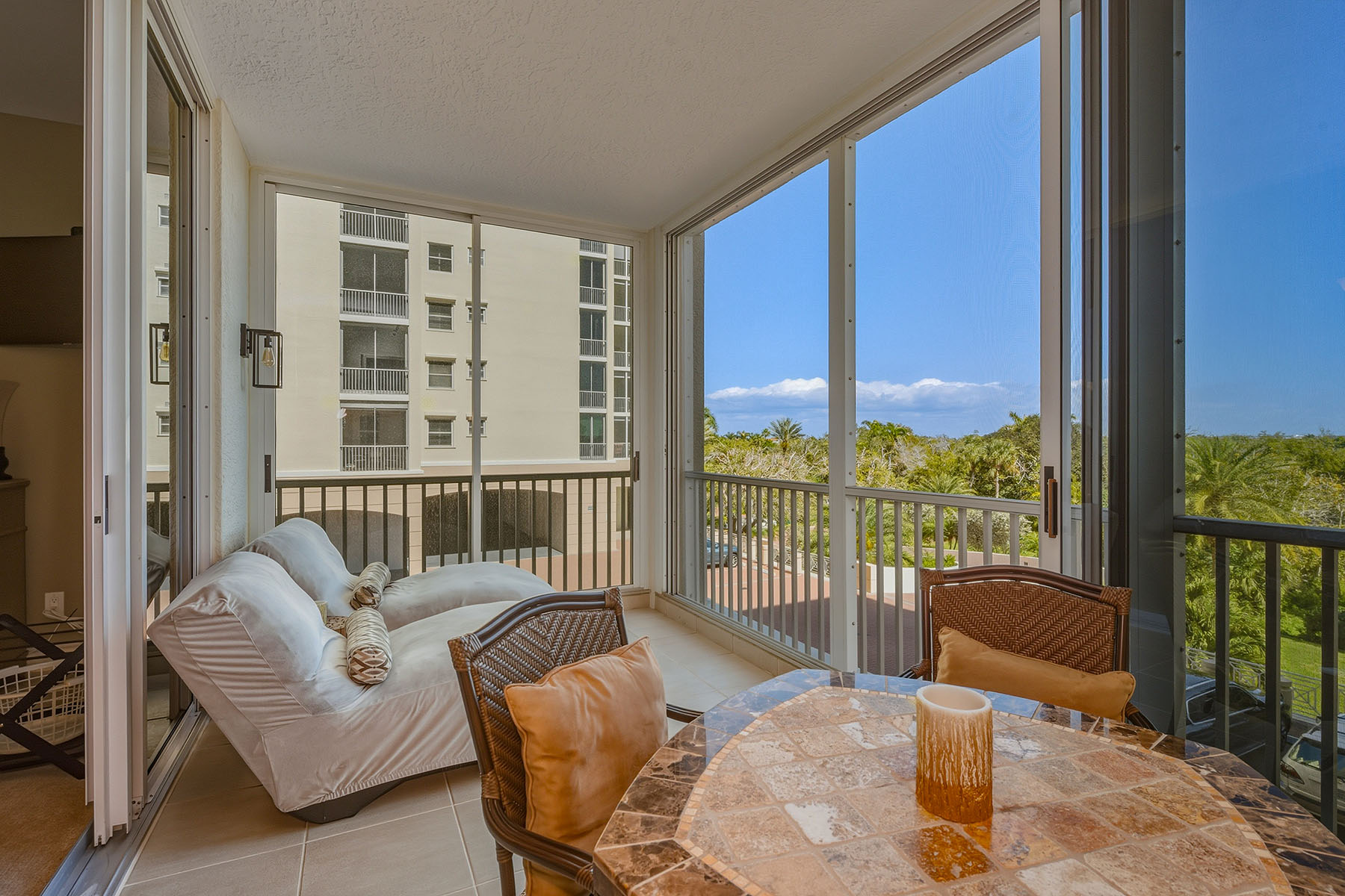 4000 Royal Marco Way , 324