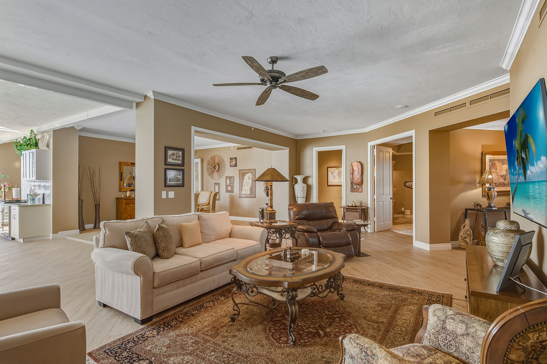 4000 Royal Marco Way , 324
