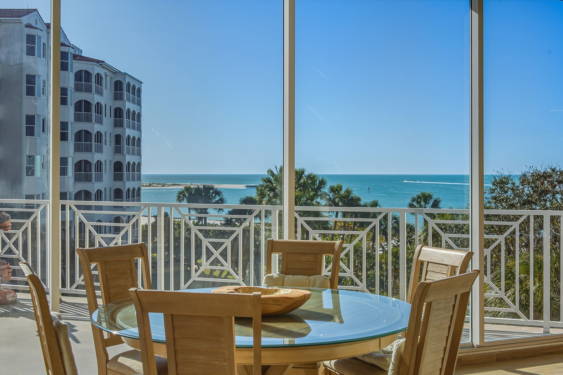 4000 Royal Marco Way , 324