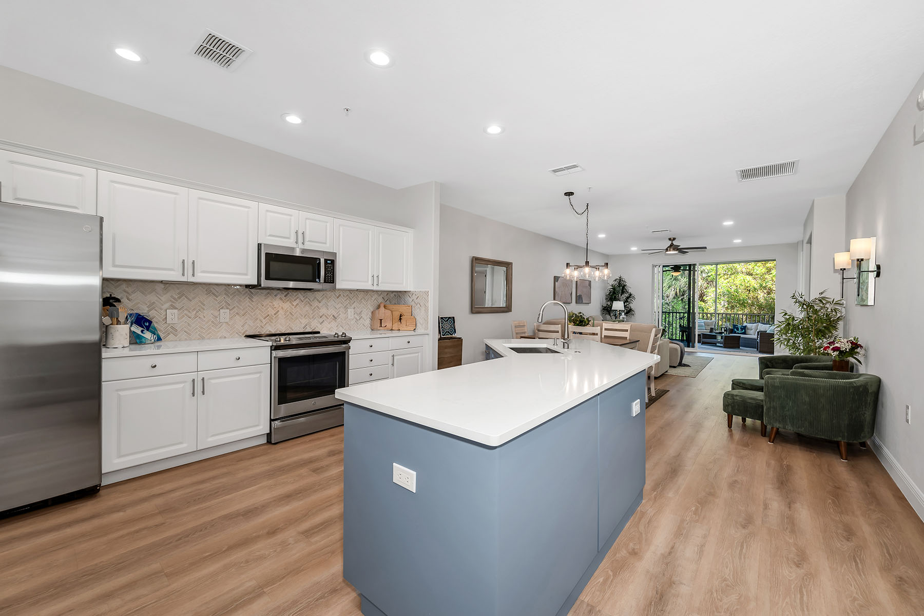 4843 Hampshire Court , 2-103