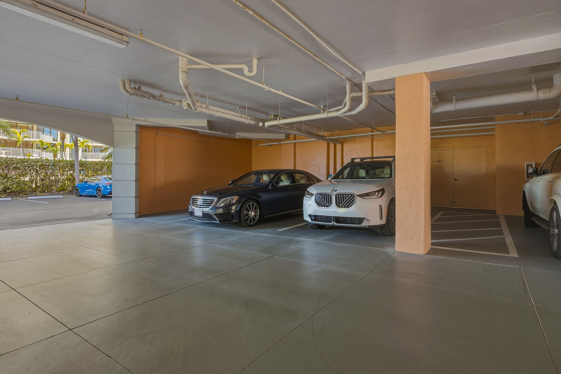 530 S Collier Boulevard , 402
