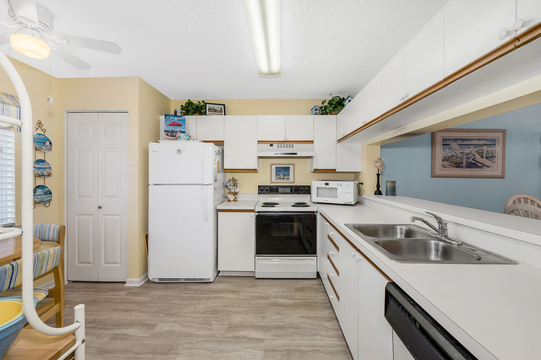 7025 Dennis Circle , G202
