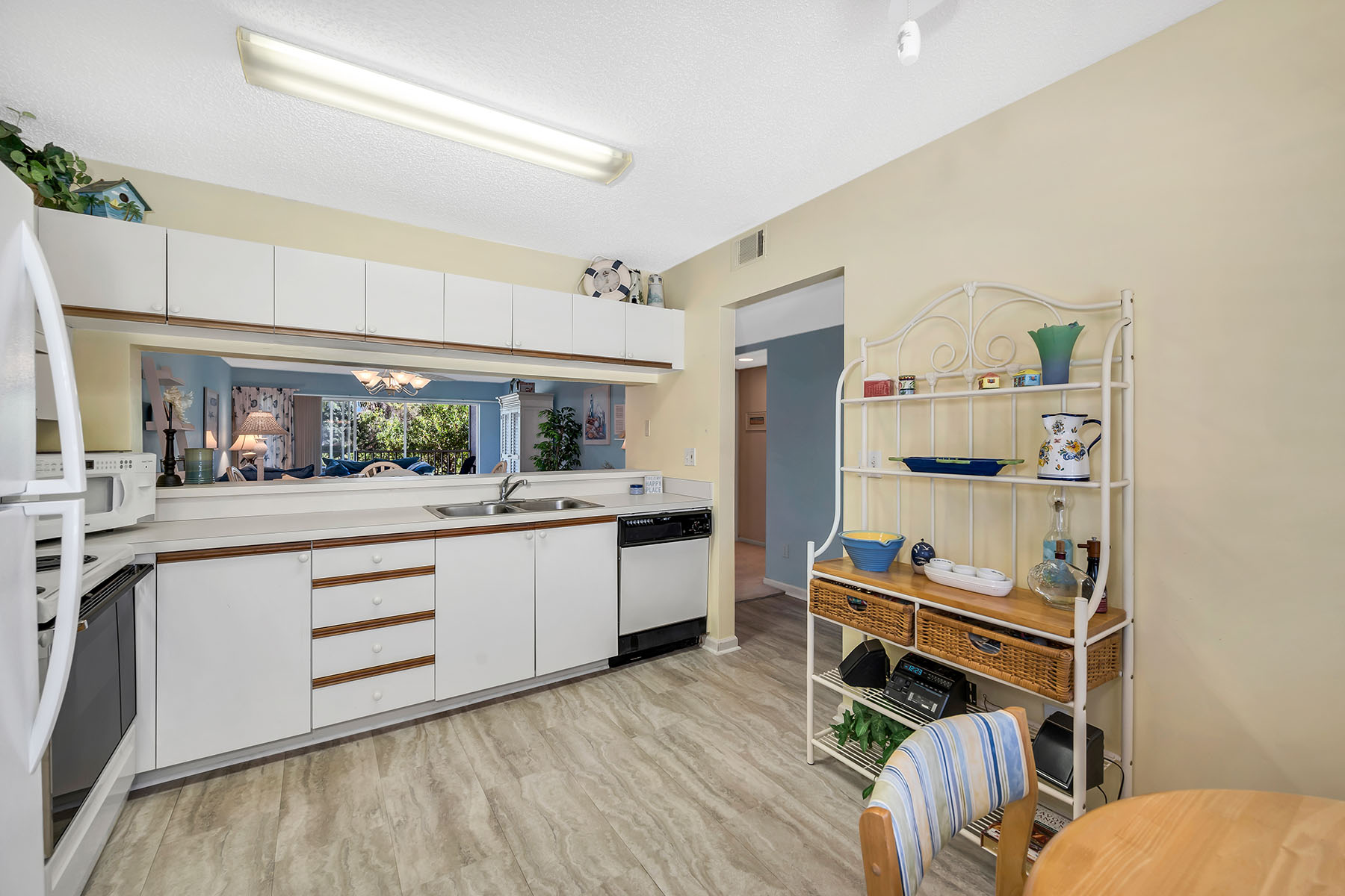 7025 Dennis Circle , G202