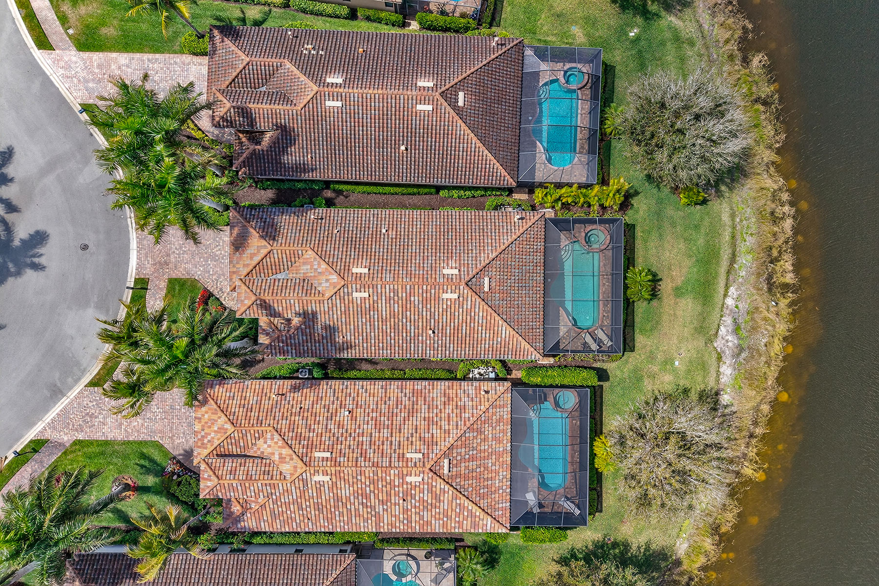 2898 Aviamar Circle