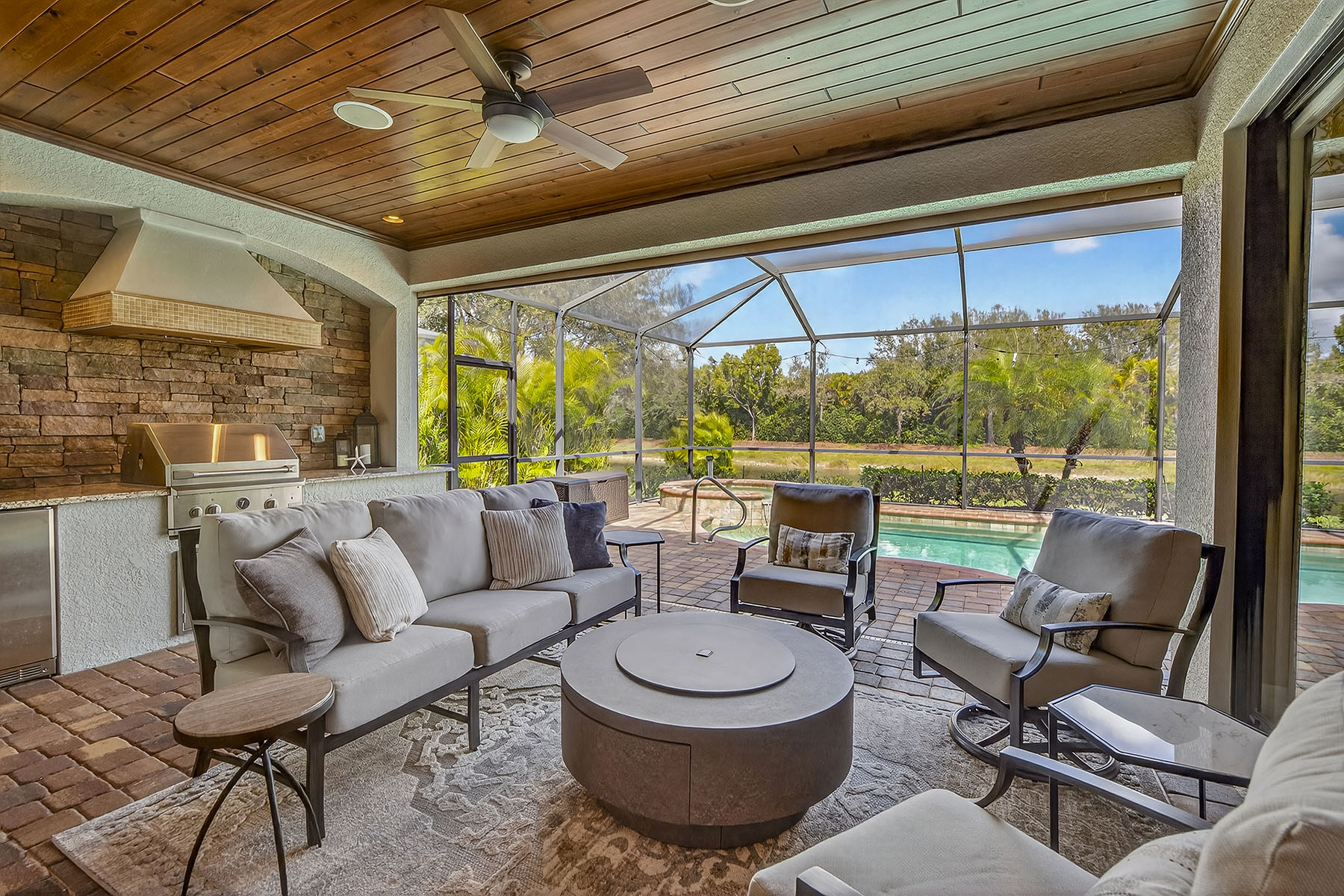 2898 Aviamar Circle