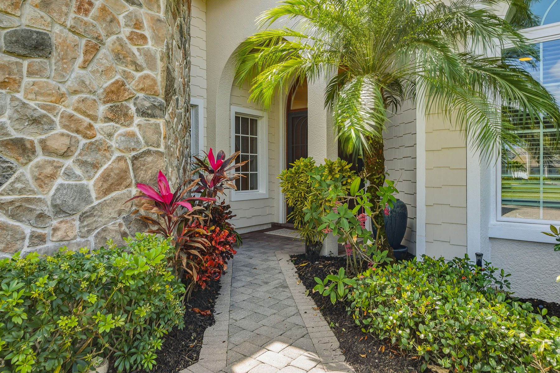 8476 Mallards Point